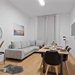 Haus Ysenburg - In Zentraler Lage - Kostenfreies Parken In Der Naehe - Sehr Gute Anbindung An Oeffentliche Verkehrsmittel 公寓 卡塞尔