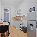 Haus Ysenburg - In Zentraler Lage - Kostenfreies Parken In Der Naehe - Sehr Gute Anbindung An Oeffentliche Verkehrsmittel 公寓 卡塞尔