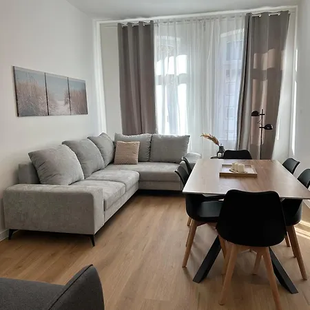 Neueroeffnung - Haus Ysenburg - In Zentraler Lage 公寓