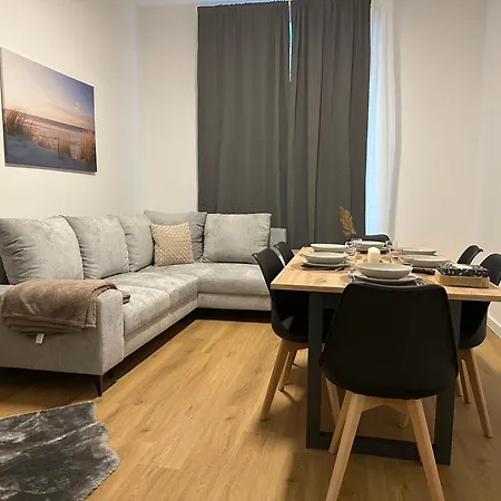 Haus Ysenburg - In Zentraler Lage - Kostenfreies Parken In Der Naehe Apartmán