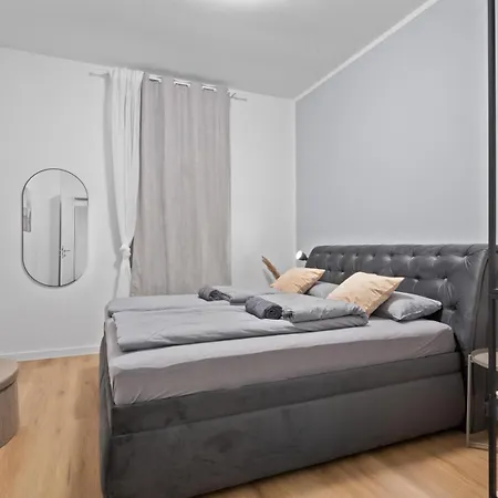 Neueroeffnung - Haus Ysenburg - In Zentraler Lage 公寓