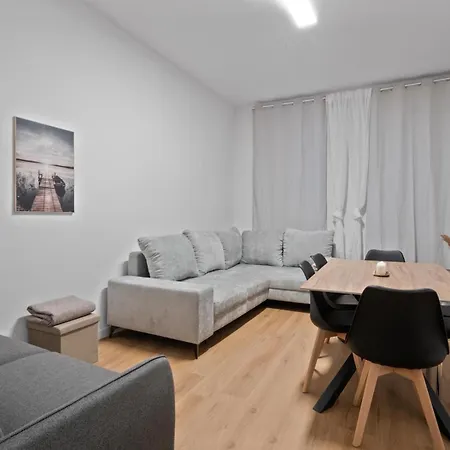 Neueroeffnung - Haus Ysenburg - In Zentraler Lage