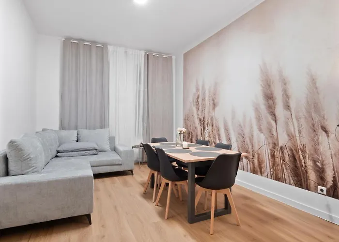 Haus Ysenburg - In Zentraler Lage - Kostenfreies Parken In Der Naehe - Sehr Gute Anbindung An Oeffentliche Verkehrsmittel * Kassel