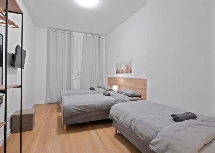 Haus Ysenburg - In Zentraler Lage - Kostenfreies Parken In Der Naehe - Sehr Gute Anbindung An Oeffentliche Verkehrsmittel * Kassel